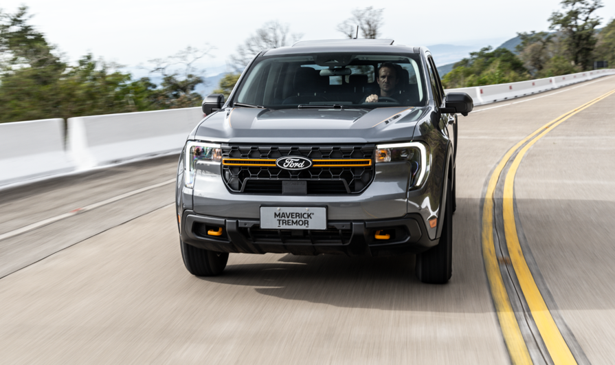 Faróis e Luzes de Condução Diurna em LED