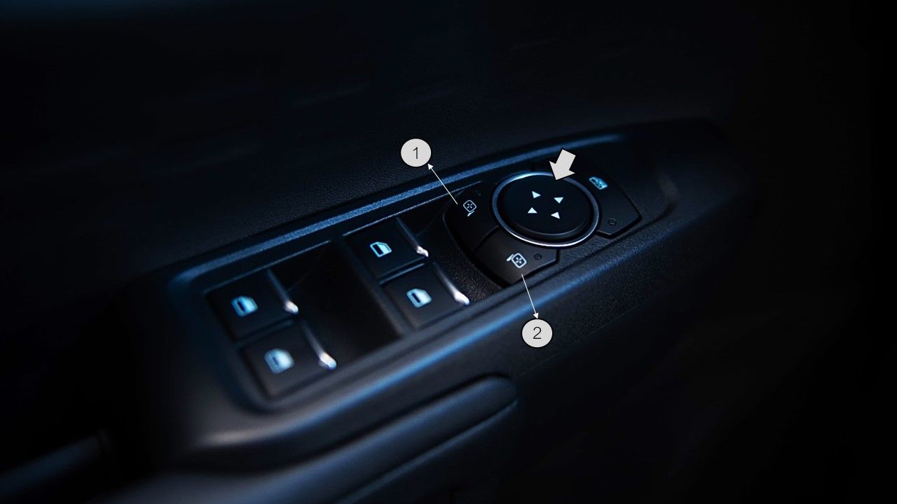 Retrovisores com ajustes e rebatimento elétricos