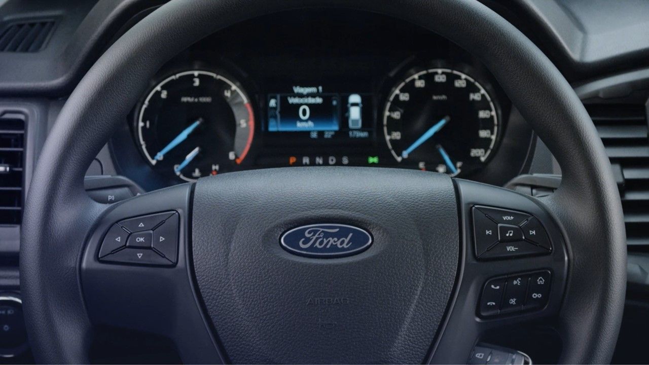 Volante Multifuncional - Comandos de Áudio e Telefone