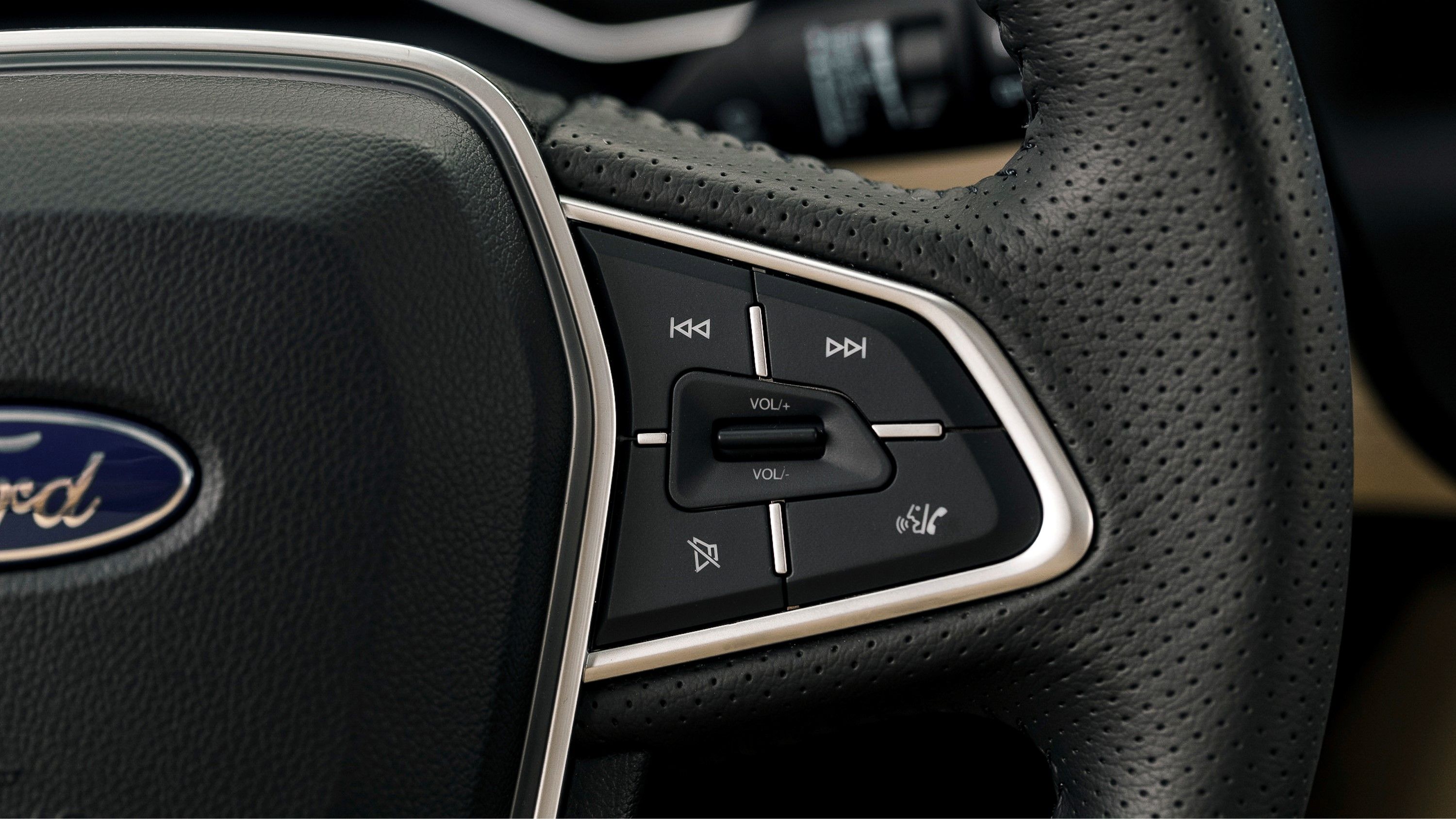 Volante Multifuncional - Comandos do Lado Direito