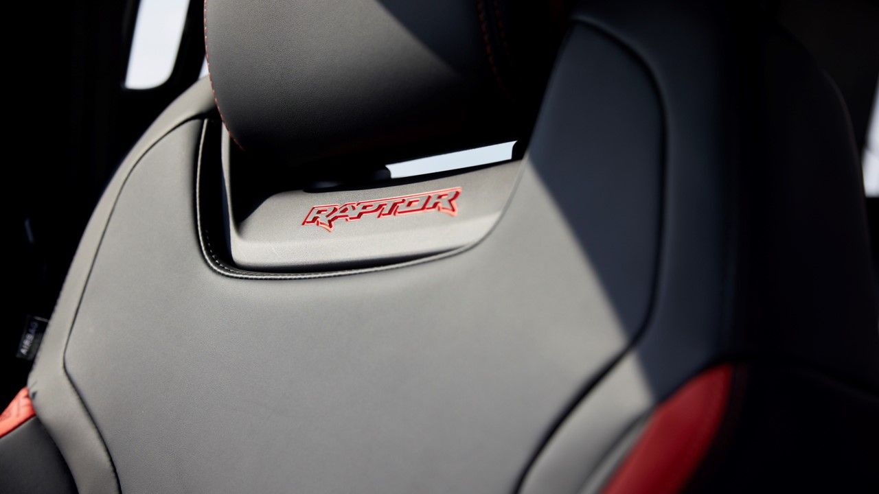 Piloto automático adaptativo com Stop and Go e centralização em faixa