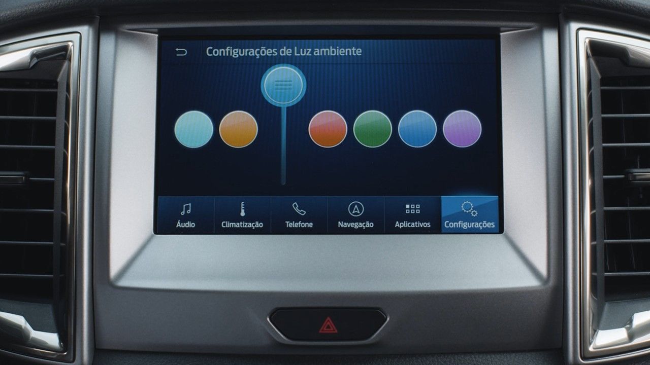 Luz Ambiente Configurável em Cor (7 Opções) e Intensidade