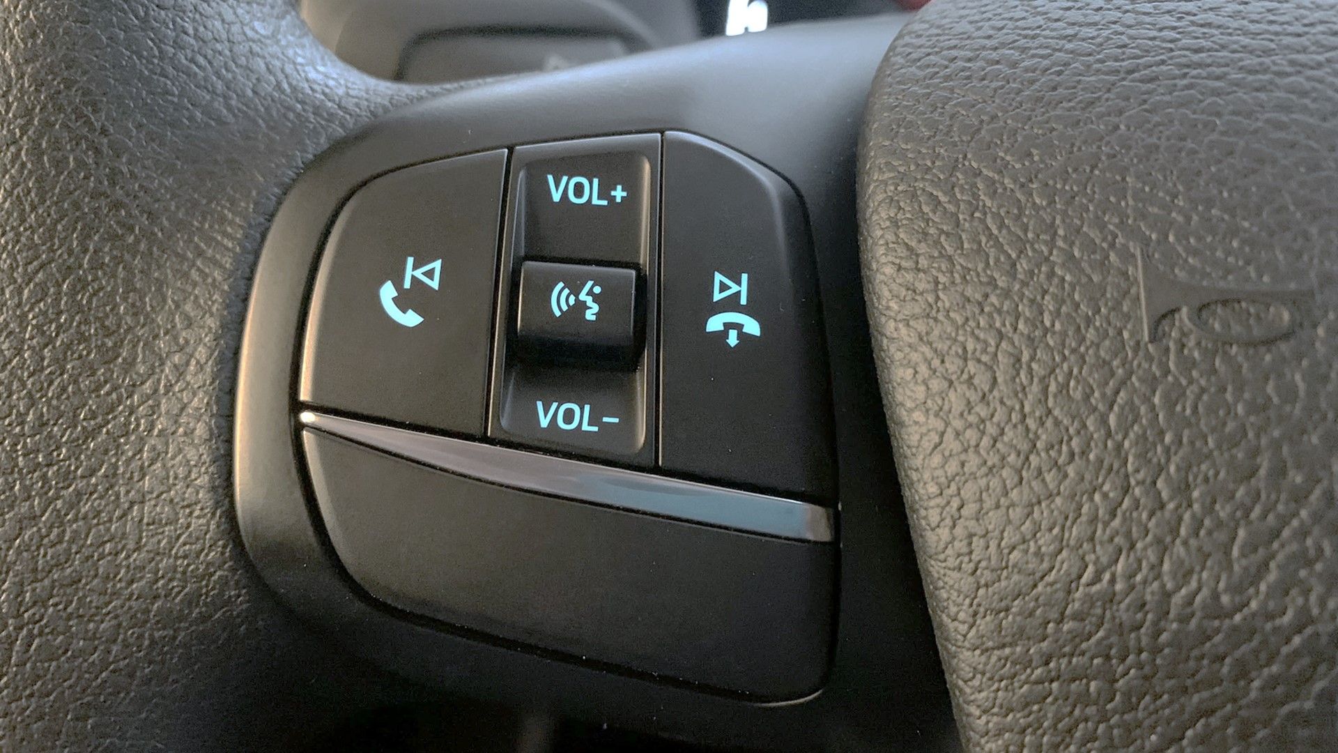 Volante Multifuncional - Comandos do Lado Esquerdo